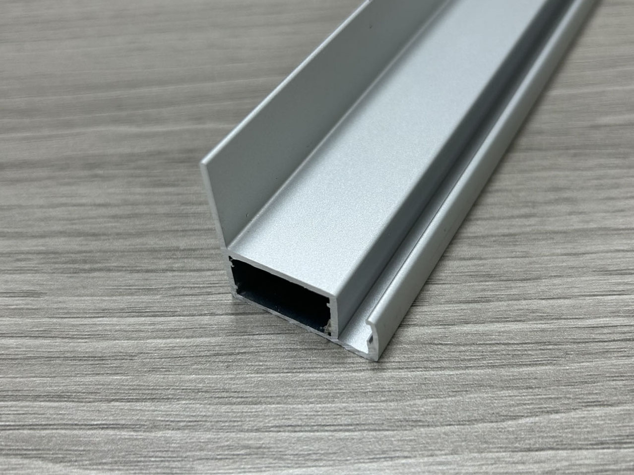 30*35太陽(yáng)能鋁邊框 182組件邊框 30太陽(yáng)能邊框