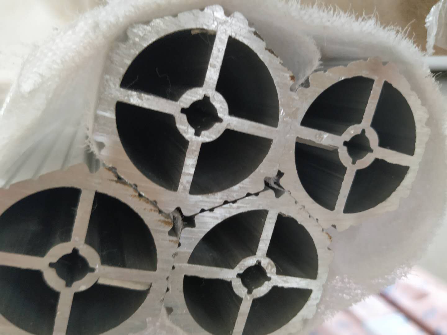 異形圓管鋁型材開模定制 異形圓管鋁型材開模定制