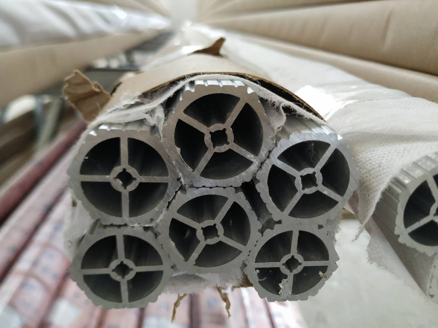 異形圓管鋁型材開(kāi)模定制