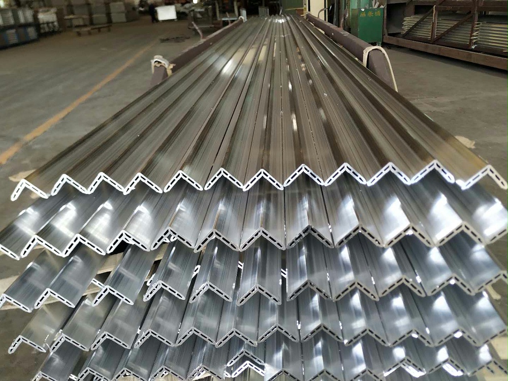 太陽(yáng)能邊框鋁合金角碼連接件生產(chǎn)廠家-鴻發(fā)有色 太陽(yáng)能邊框連接件