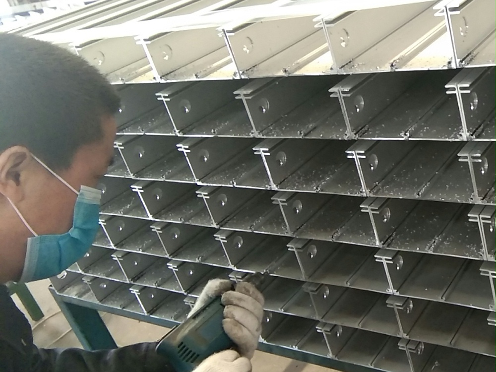 鋁型材加工廠家數(shù)控機(jī)床加工鋁合金led線條燈殼 鋁型材加工廠家數(shù)控機(jī)床加工鋁合金led線條燈殼